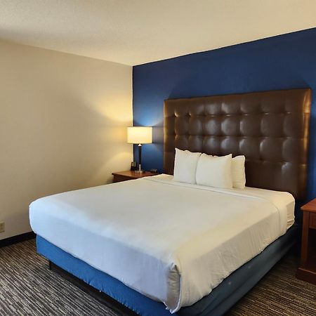 Heritage Inn & Suites St Louis Fenton, Trademark By Wyndham Exterior photo