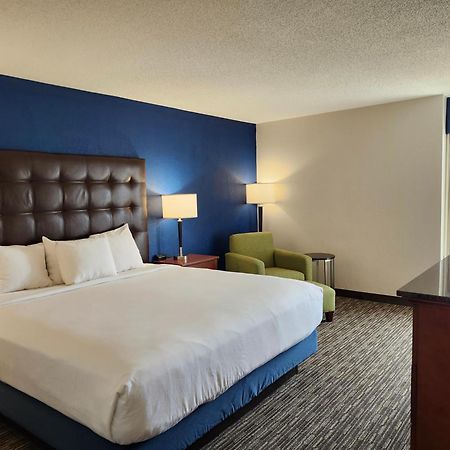 Heritage Inn & Suites St Louis Fenton, Trademark By Wyndham Exterior photo