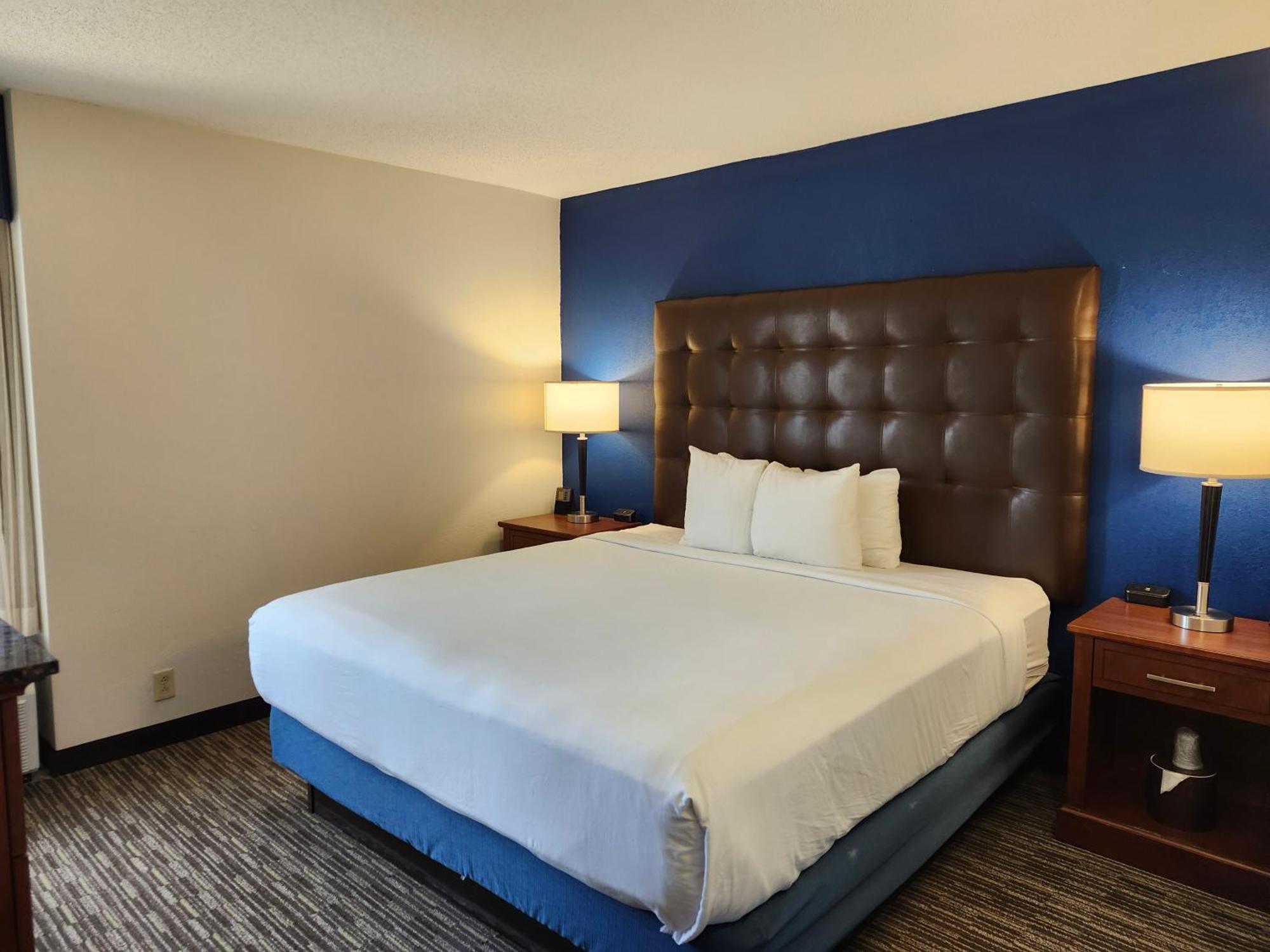 Heritage Inn & Suites St Louis Fenton, Trademark By Wyndham Exterior photo