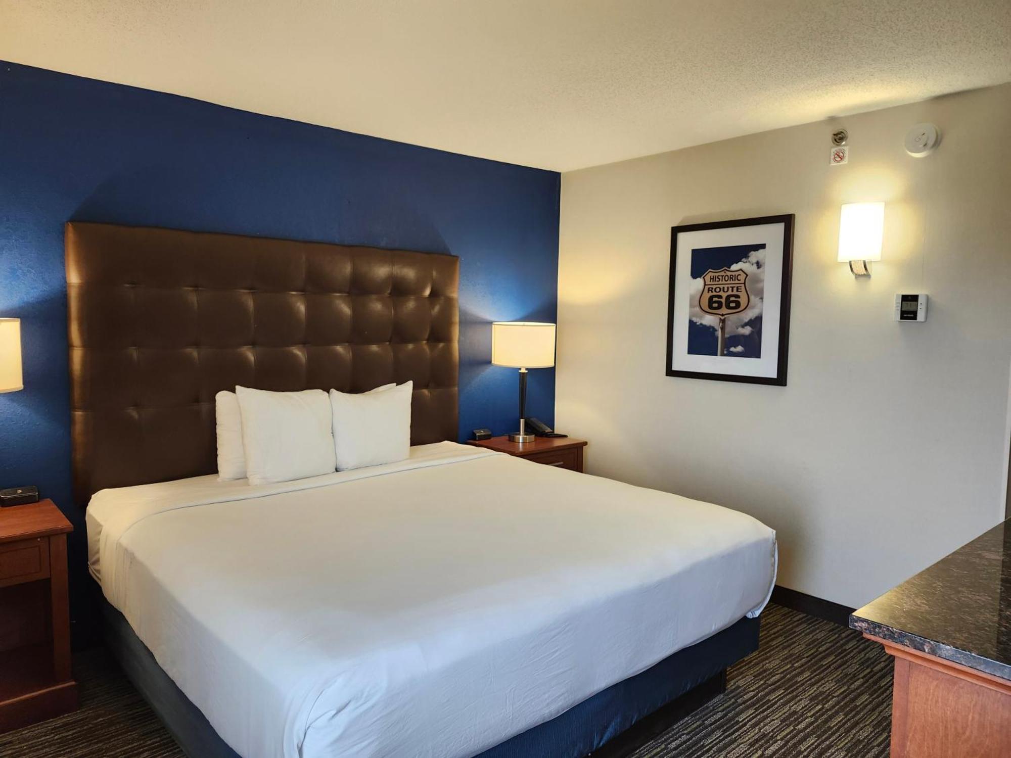 Heritage Inn & Suites St Louis Fenton, Trademark By Wyndham Exterior photo